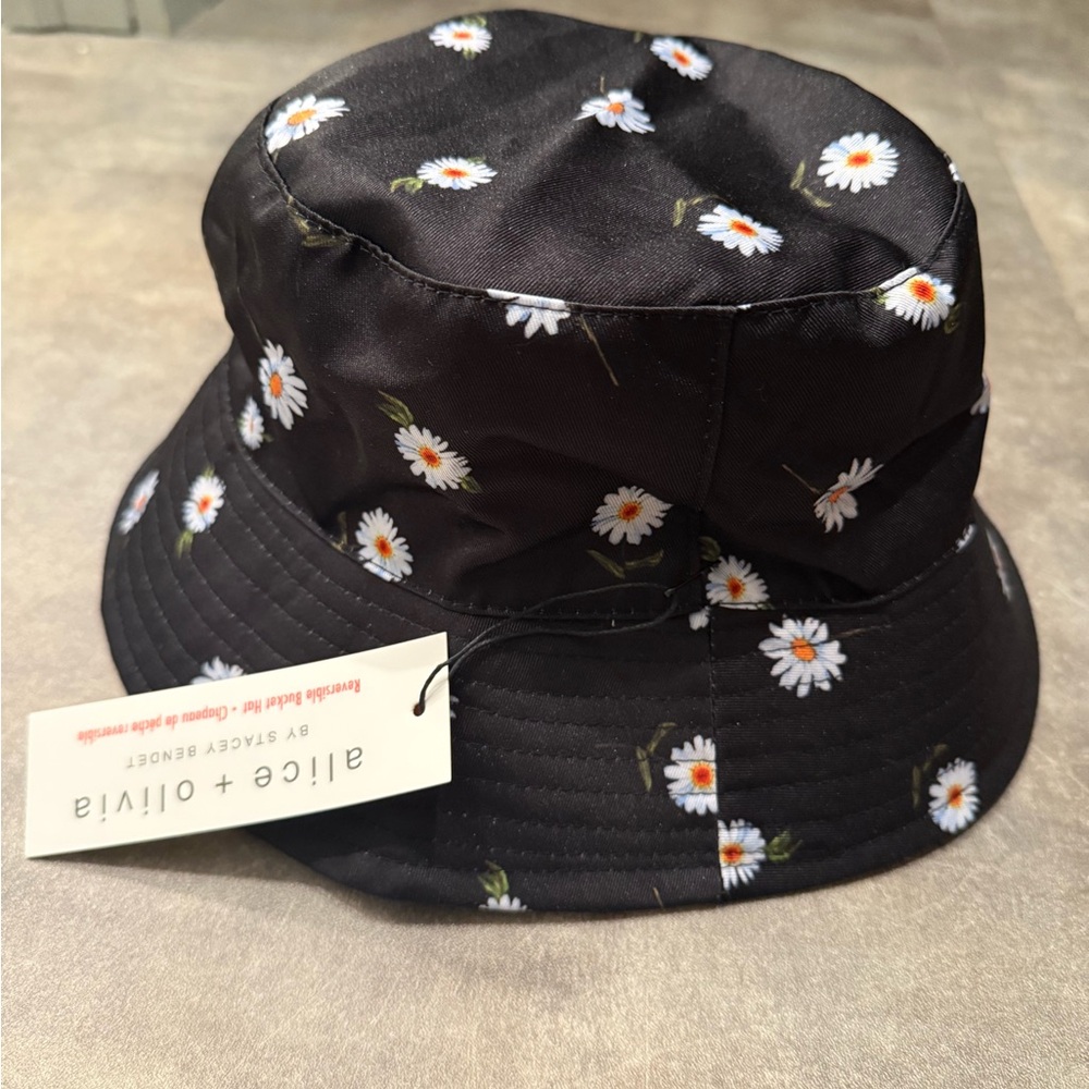 Alice + Olivia Black Daisy Bucket Hat